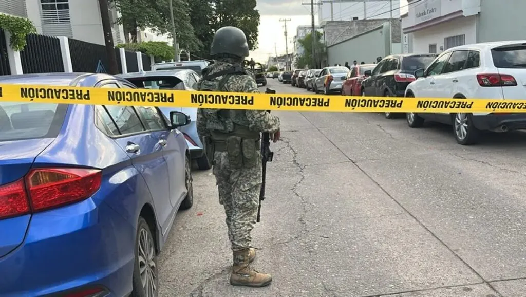 Matan al jefe de farmacia del IMSS; niño resulta herido