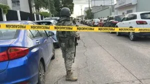 Matan al jefe de farmacia del IMSS; niño resulta herido