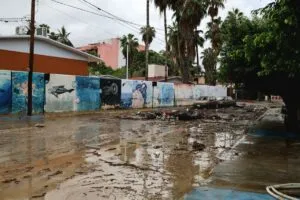 Suspenden clases por el huracán Lorena en varios estados