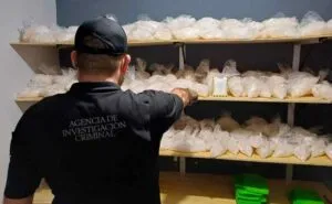 Aseguran 385 kilos y 170 litros de metanfetamina en Culiacán