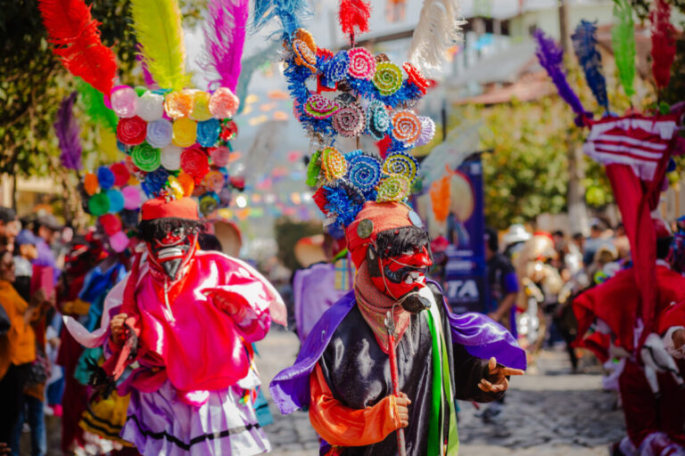 Banco Azteca promueve inclusión cultural en Máscaras Danzantes 2025