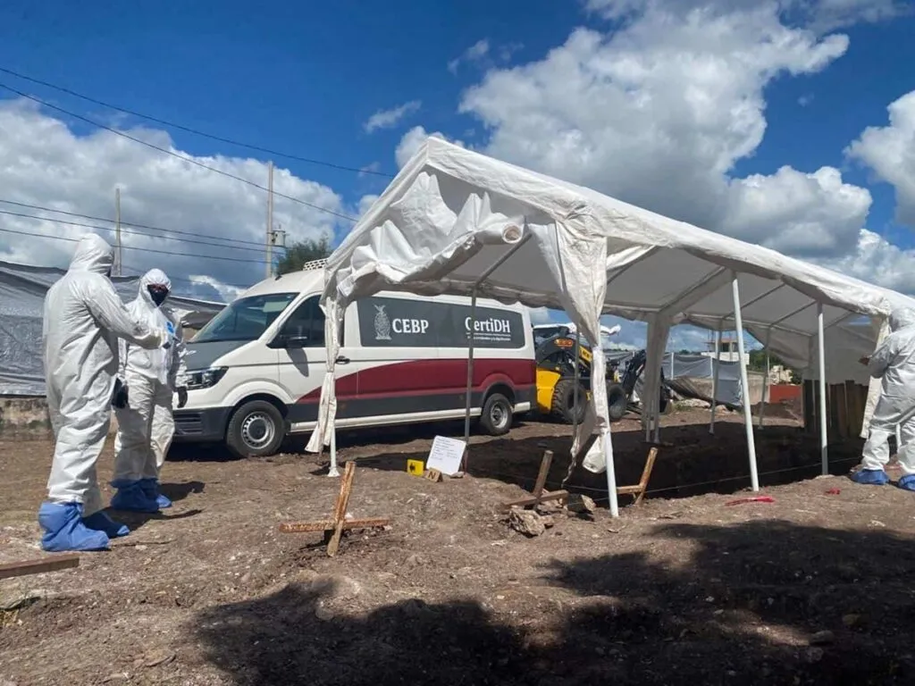 Inhuman siete cuerpos no identificados de fosa común en Culiacán