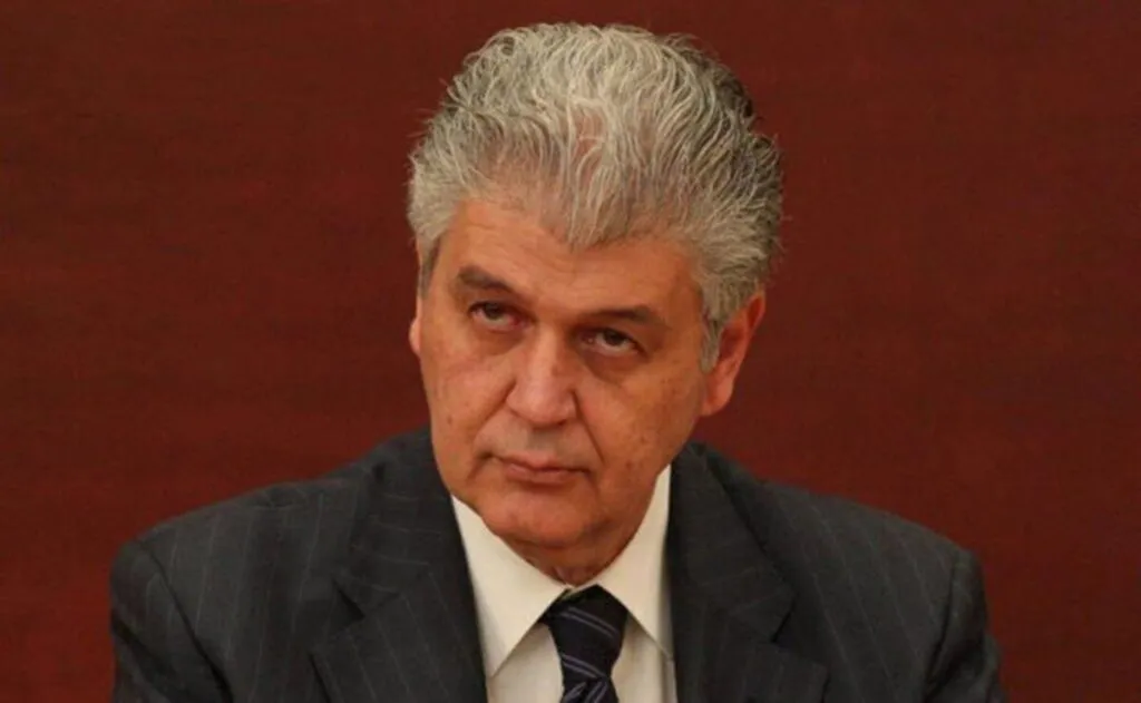 Fallece Alfredo Elías Ayub, exdirector de CFE, reporta Felipe Calderón