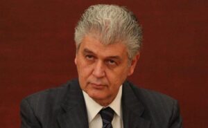 Fallece Alfredo Elías Ayub, exdirector de CFE, reporta Felipe Calderón