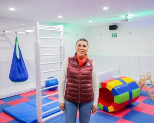 Inaugura gobernadora Marina del Pilar primera sala sensorial