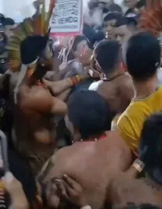 Indígenas se enfrentan a seguridad de la COP30 en Brasil