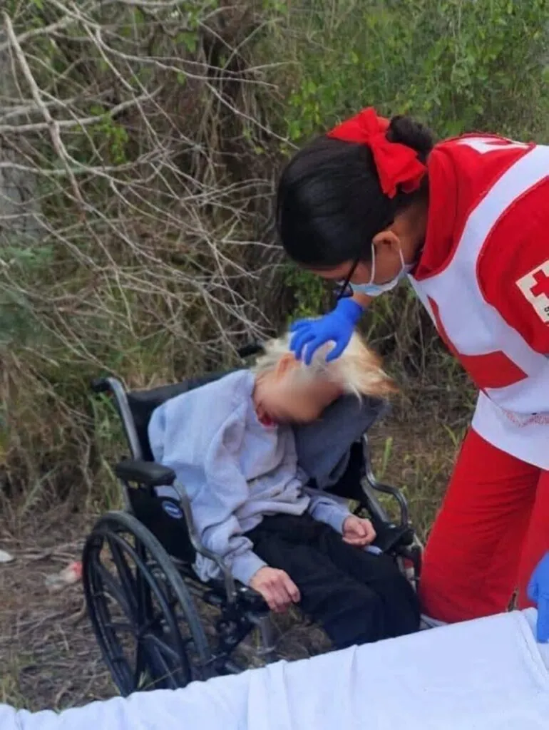 Abandonan a adulta mayor en carretera de Matamoros