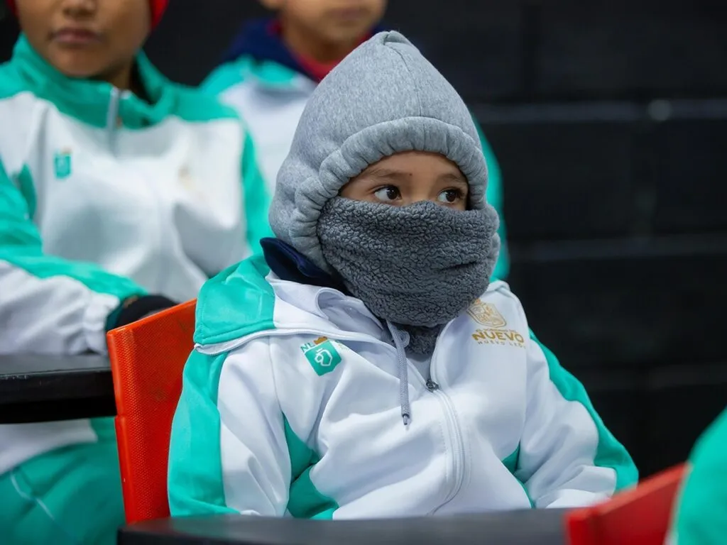 Nuevo León no suspende clases ante llegada del Frente Frío