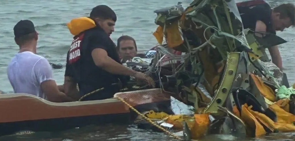 Repatrían cuerpos de fallecidos en accidente aéreo en Texas