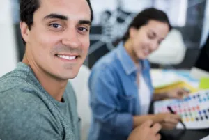 Empresario lagunense Nesim Issa Tafich transforma la inserción laboral juvenil