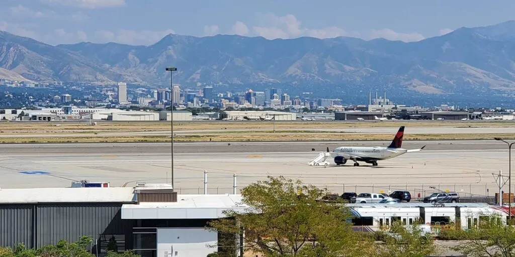 Espacio aéreo de El Paso fue cerrado por posible amenaza de drones de cárteles mexicanos
