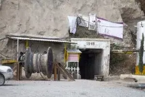 Derrumbe de mina en Sinaloa deja cuatro trabajadores atrapados