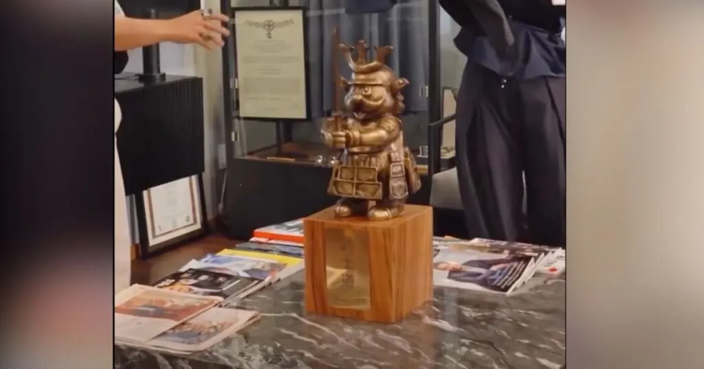 Víctor González Herrera comparte nueva escultura del Dr. Simi.