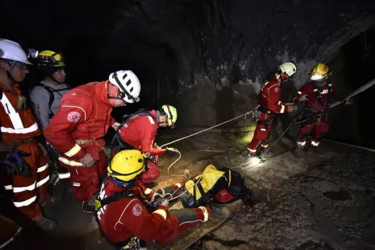 Intensifican labores de búsqueda en mina de El Rosario