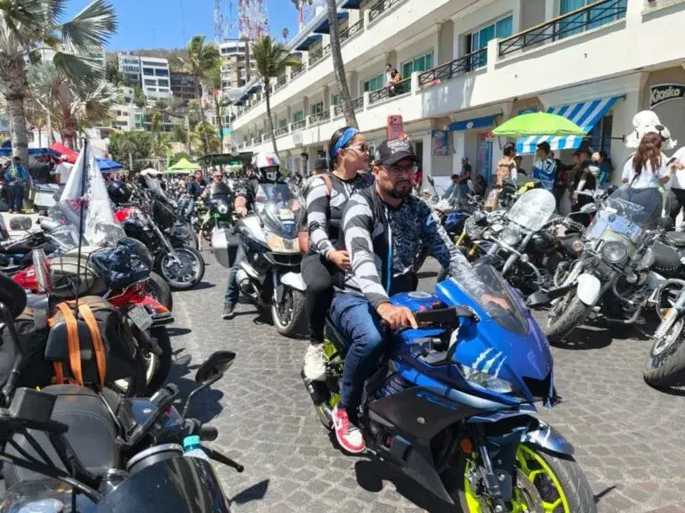 Recibe Olas Altas a miles de motociclistas en Mazatlán