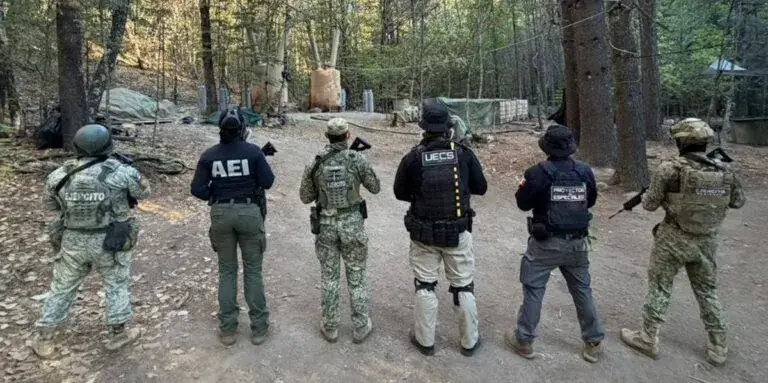 "Se encontró" a los agentes de EU en la sierra: Fiscal. Miente, eran CIA: Periodista