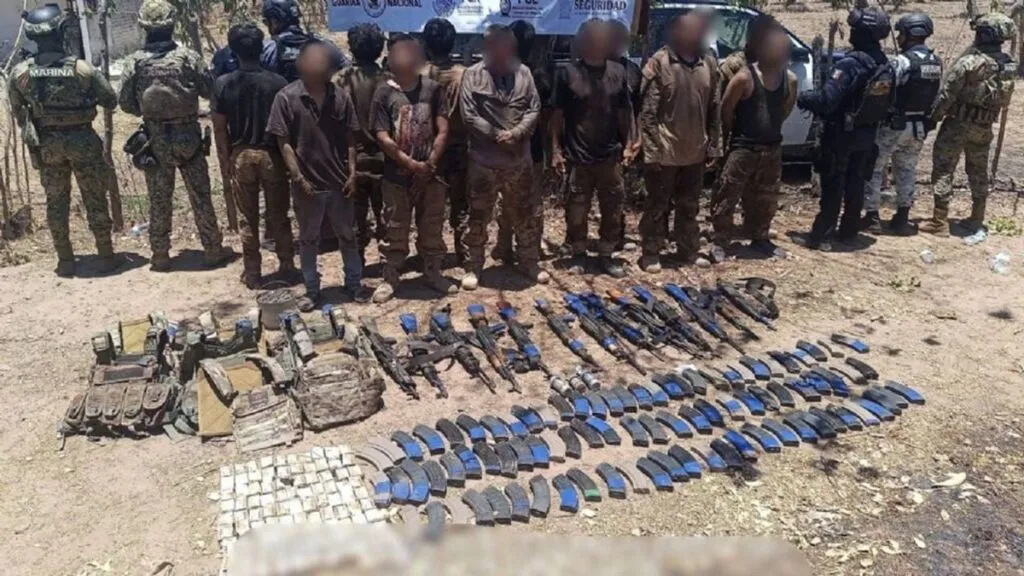 Caen 13 presuntos operadores de “Los Chapitos” en Sinaloa