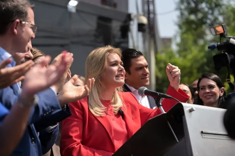 Gobernadora Maru Campos da la cara a la FGR en la Cdmx