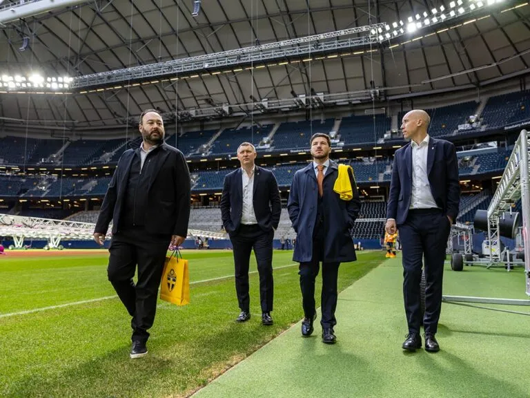 Samuel García sostiene reunión con Asociación Sueca de Fútbol