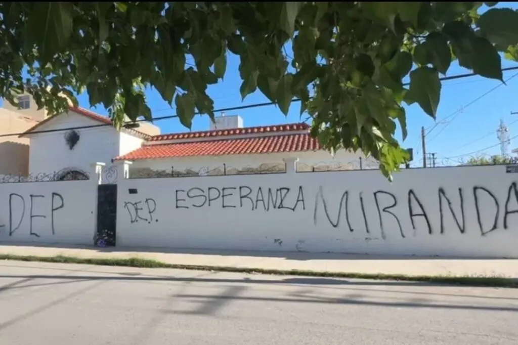 Vandalizan casa de Javier Corral en Ciudad Juárez