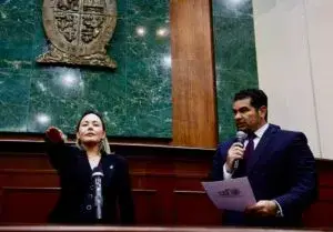 Yeraldine Bonilla rinde protesta como gobernadora interina de Sinaloa