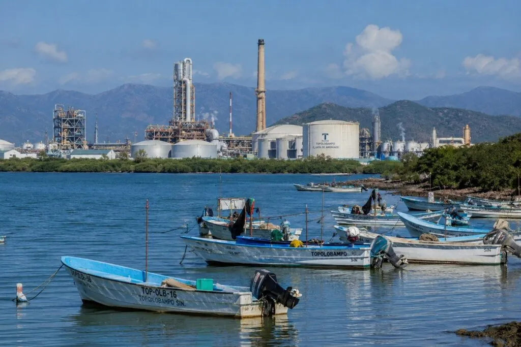 Activistas intensifican presión contra planta de amoníaco en Topolobampo