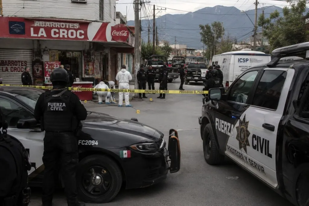 Adulto mayor enfrenta asalto y pierde a su hijo en Monterrey