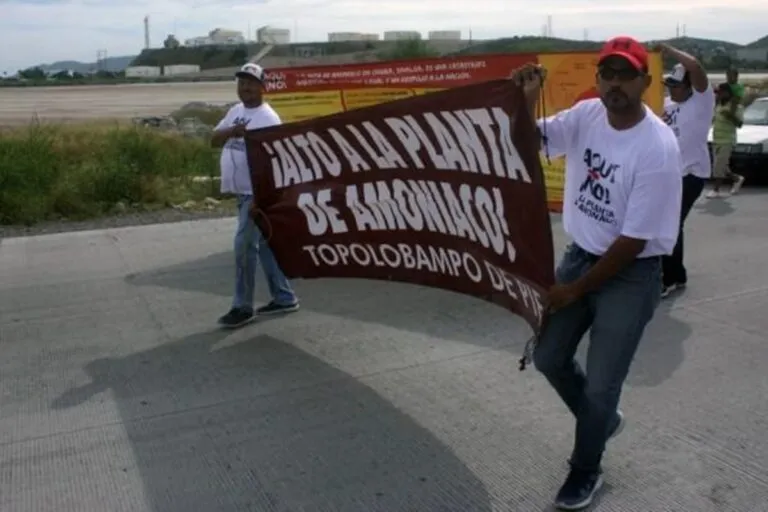 Comunidades indígenas mantienen toma de planta de amoniaco en Sinaloa