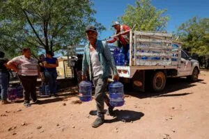 AQUATÓN supera el medio millón de litros de agua entregados a familias afectadas por la sequía