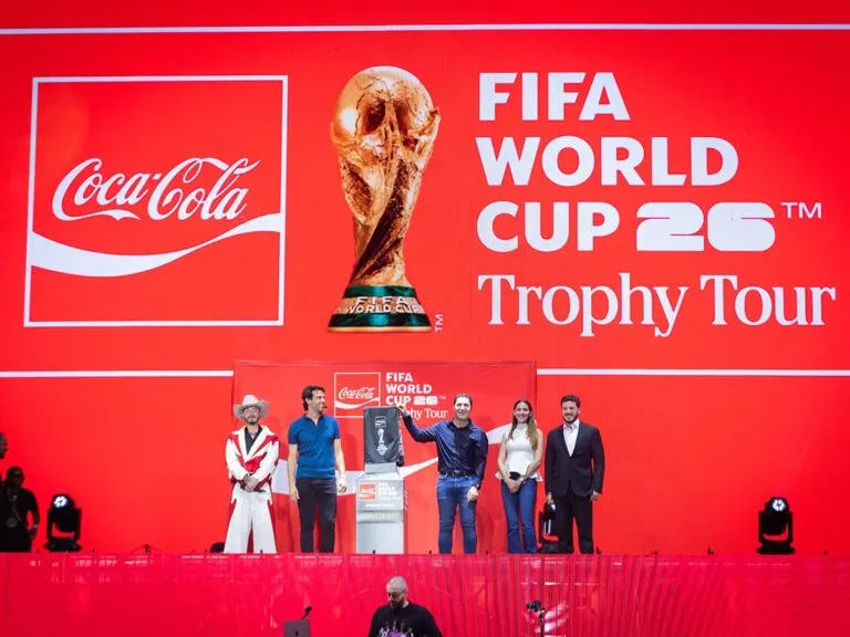 El Mundial empezó en NL; cierra Gira Cup 26 Trophy Tour con J Balvin