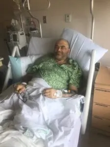Konnan enfrenta la batalla más difícil de su vida tras nuevas complicaciones de salud