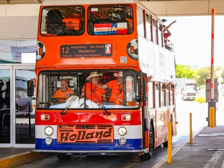 Llega a Nuevo León el legendario Orange Bus