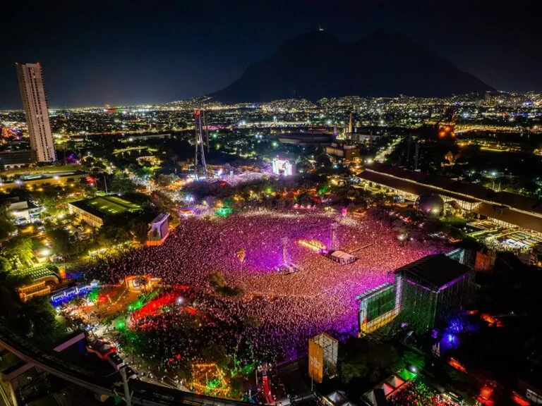Más de 150 mil personas vibran en el Fan Fest con Grupo Firme