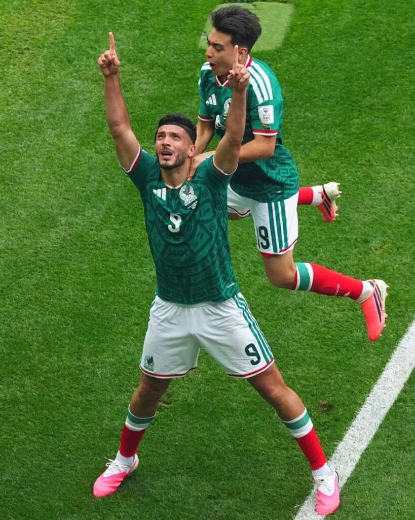 México rompe la historia y gana por primera vez un debut mundialista