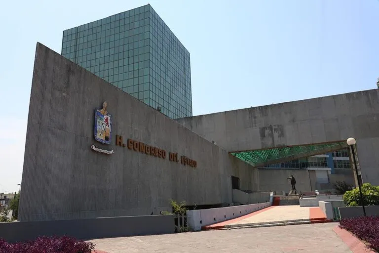 Tribunal ordena alternancia de género en Nuevo León
