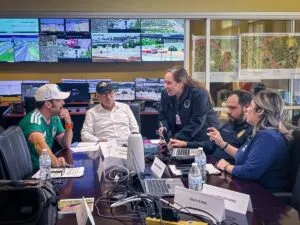 Ante cierre temporal de puente se solidariza y recibe toda la carga internacional de la región