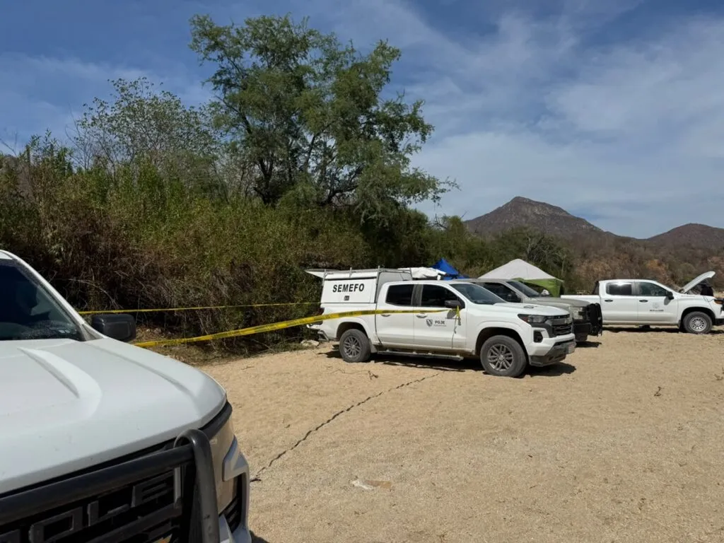 Buscadoras y autoridades localizan cinco fosas clandestinas en Baja California Sur
