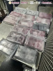 En Baja California aseguran droga en el aeropuerto y detienen a 11 personas