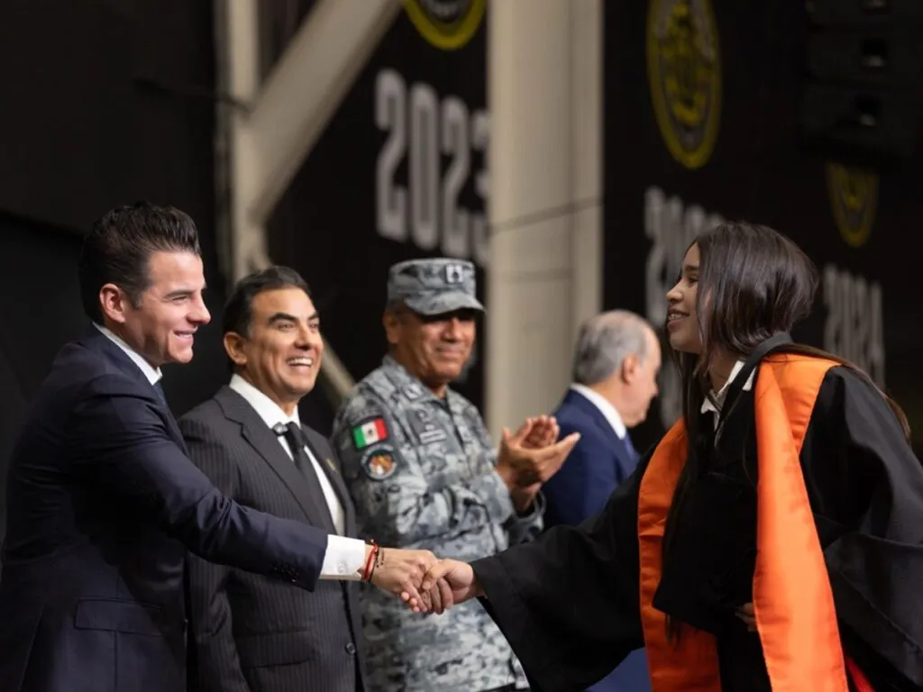 Reconocen a mil 100 graduados del Colegio Militarizado “General Mariano Escobedo”