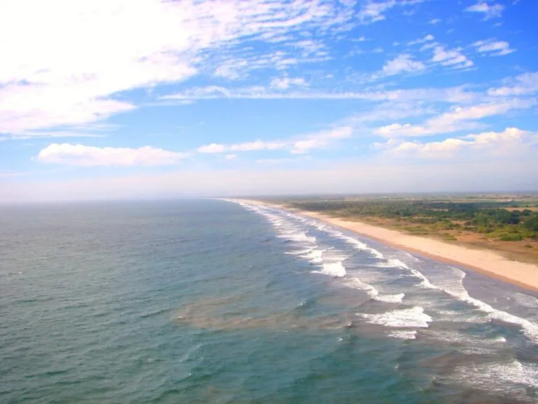 Sinaloa conquista a turistas este verano con playas espectaculares