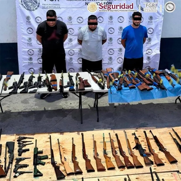 Detienen a tres personas y aseguran arsenal en Nuevo León
