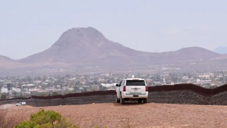 EU comienza obras del muro fronterizo en Arizona con México pese a negativa de pueblos indígenas