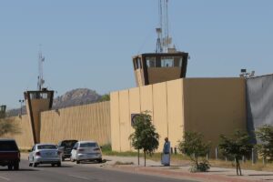El Gobierno federal proyecta construir nuevos centros penitenciarios en seis entidades ante el aumento de la población carcelaria.