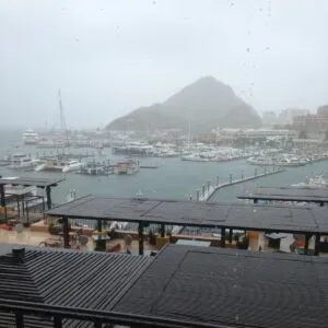 Lluvias cierran puertos en Baja California Sur y activan alerta