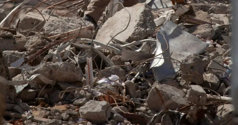 Sismo en Colombia deja más de 40 muertos.