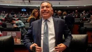 Activistas exigen la destitución del senador Enrique Inzunza