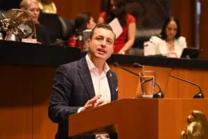Colosio responde a Durazo y marca distancia sobre su futuro político