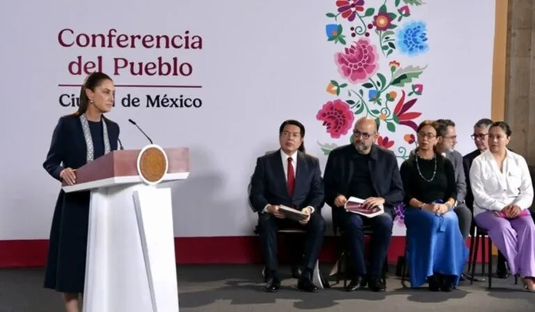 SEP presentó avances por II Informe; emite acuerdo para uso del celular