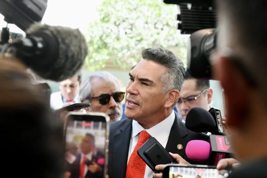 Alejandro Moreno pide extradición de Amílcar Olán