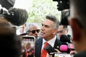 Alejandro Moreno pide extradición de Amílcar Olán